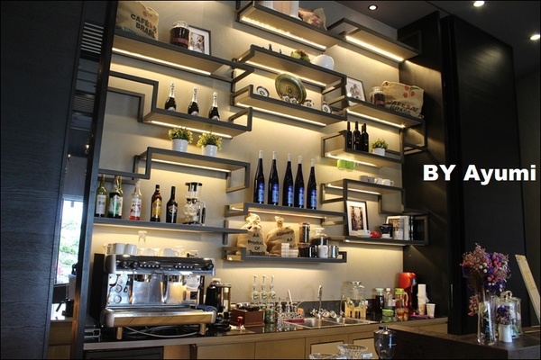 菁英薈cafe：[食記]菁英薈cafe-今年第一碗芒果雪花冰、敲好吃的啦～另有西瓜雪花冰介紹！！！！