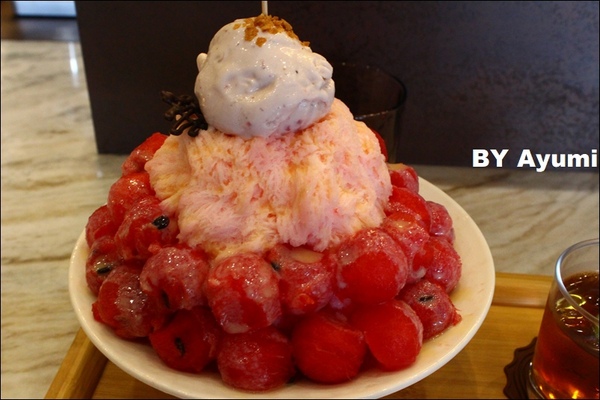 菁英薈cafe：[食記]菁英薈cafe-今年第一碗芒果雪花冰、敲好吃的啦～另有西瓜雪花冰介紹！！！！