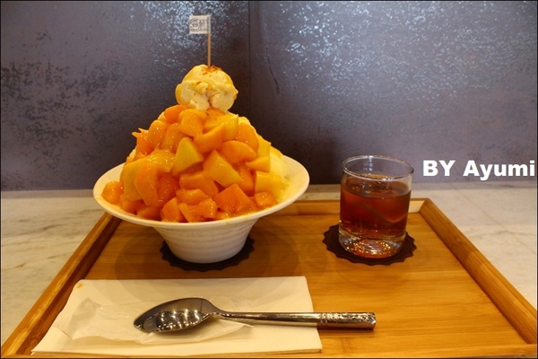 菁英薈cafe：[食記]菁英薈cafe-今年第一碗芒果雪花冰、敲好吃的啦～另有西瓜雪花冰介紹！！！！