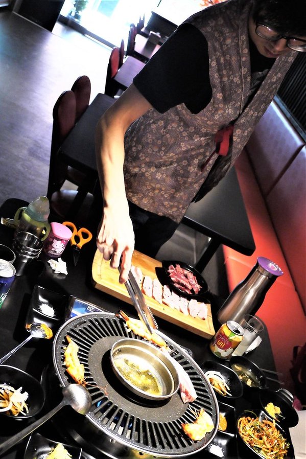 韓式烤肉終結王：【忠孝敦化 韓式烤肉】 韓式烤肉終結王 / 歐巴桌邊服務  / 捷運忠孝復興站 /內有完整菜單