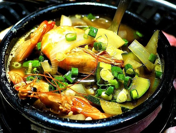 韓式烤肉終結王：【忠孝敦化 韓式烤肉】 韓式烤肉終結王 / 歐巴桌邊服務  / 捷運忠孝復興站 /內有完整菜單