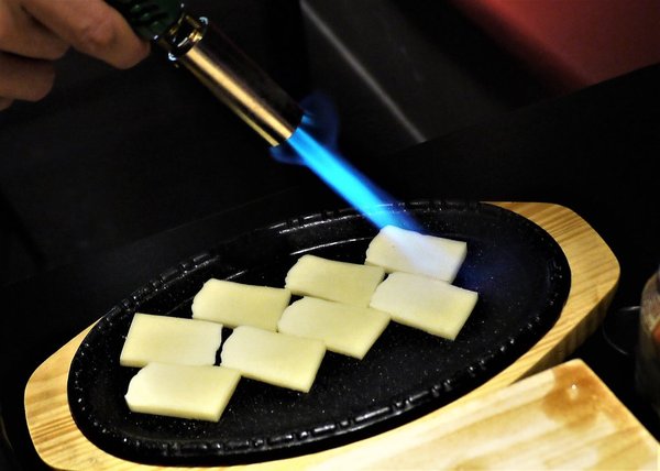 韓式烤肉終結王：【忠孝敦化 韓式烤肉】 韓式烤肉終結王 / 歐巴桌邊服務  / 捷運忠孝復興站 /內有完整菜單