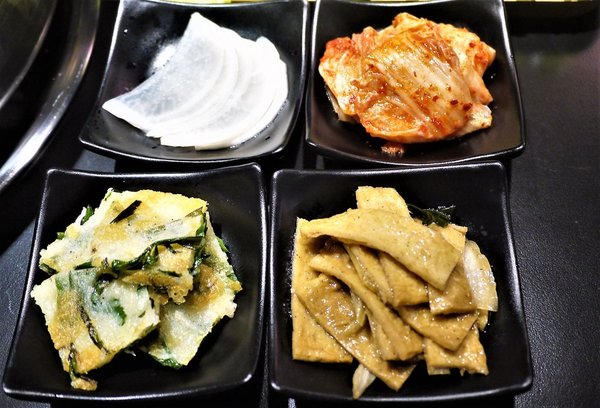 韓式烤肉終結王：【忠孝敦化 韓式烤肉】 韓式烤肉終結王 / 歐巴桌邊服務  / 捷運忠孝復興站 /內有完整菜單