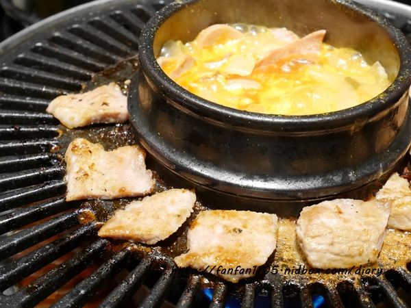 【忠孝敦化韓式烤肉】韓式烤肉終結王 韓國歐巴、韓國歐妮貼心桌邊服務 韓式小菜 冰淇淋無限供應 (45).JPG