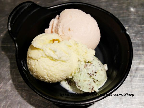 【忠孝敦化韓式烤肉】韓式烤肉終結王 韓國歐巴、韓國歐妮貼心桌邊服務 韓式小菜 冰淇淋無限供應 (53).JPG