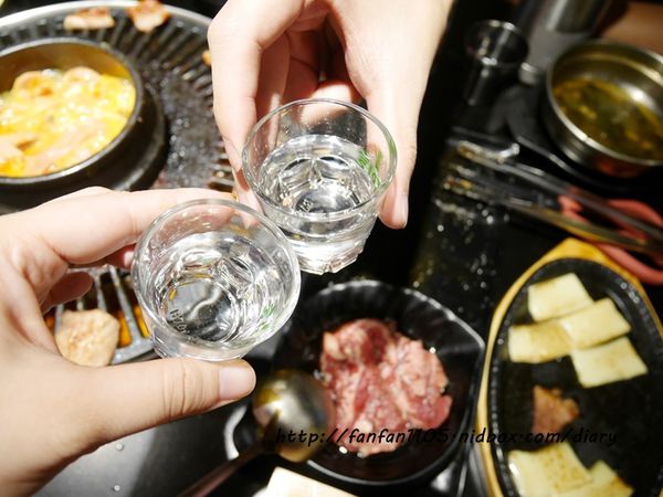 【忠孝敦化韓式烤肉】韓式烤肉終結王 韓國歐巴、韓國歐妮貼心桌邊服務 韓式小菜 冰淇淋無限供應 (47).JPG