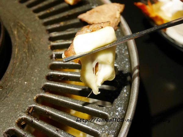 【忠孝敦化韓式烤肉】韓式烤肉終結王 韓國歐巴、韓國歐妮貼心桌邊服務 韓式小菜 冰淇淋無限供應 (40).JPG