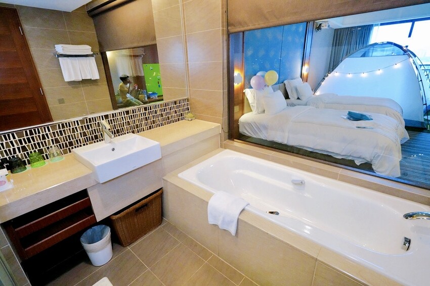 新北親子住宿推薦｜福容大飯店淡水漁人碼頭POPA露營主題房，