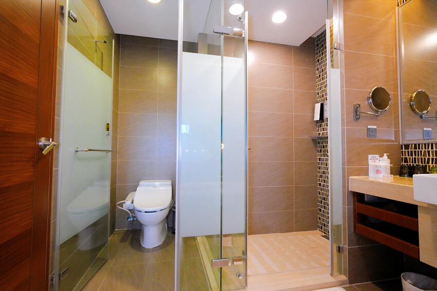 新北親子住宿推薦｜福容大飯店淡水漁人碼頭POPA露營主題房，