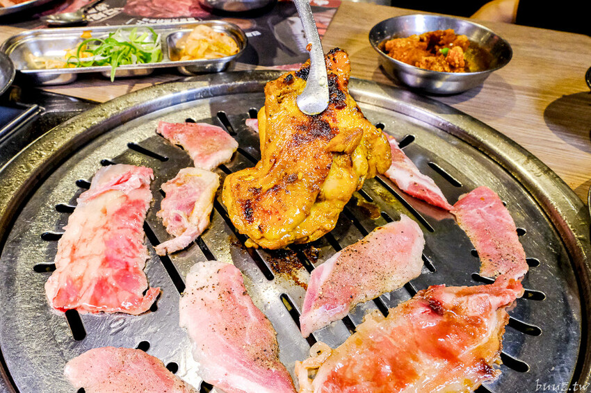 烤肉吃到飽404元起高CP值，五花肉.KR韓國烤肉超過70種海陸食材，再送海鮮龍蝦盤，肉食控揪起來！