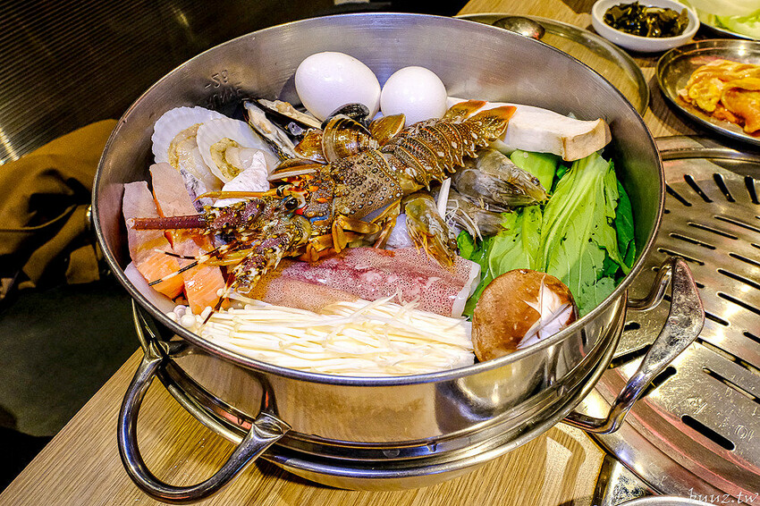 烤肉吃到飽404元起高CP值，五花肉.KR韓國烤肉超過70種海陸食材，再送海鮮龍蝦盤，肉食控揪起來！