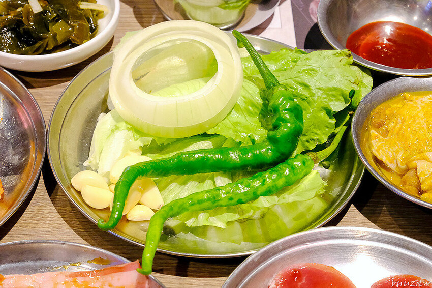 烤肉吃到飽404元起高CP值，五花肉.KR韓國烤肉超過70種海陸食材，再送海鮮龍蝦盤，肉食控揪起來！