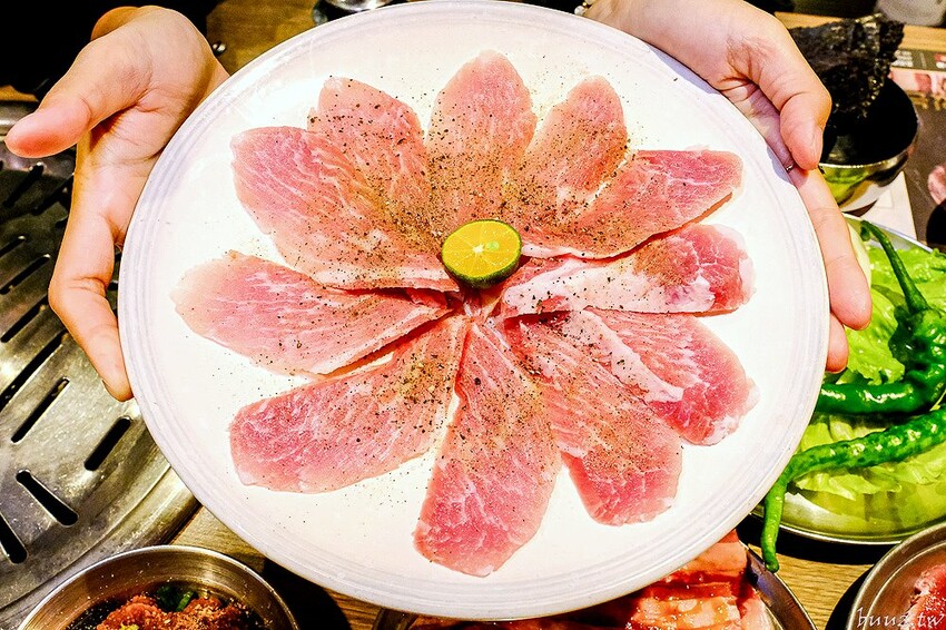 烤肉吃到飽404元起高CP值，五花肉.KR韓國烤肉超過70種海陸食材，再送海鮮龍蝦盤，肉食控揪起來！