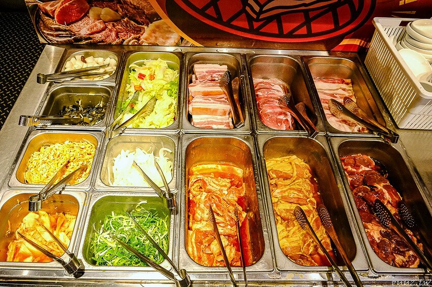 烤肉吃到飽404元起高CP值，五花肉.KR韓國烤肉超過70種海陸食材，再送海鮮龍蝦盤，肉食控揪起來！
