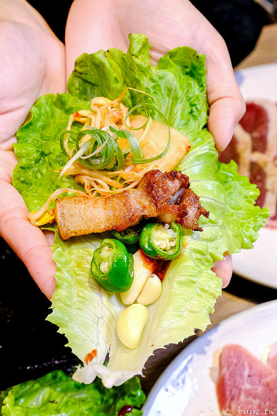 烤肉吃到飽404元起高CP值，五花肉.KR韓國烤肉超過70種海陸食材，再送海鮮龍蝦盤，肉食控揪起來！