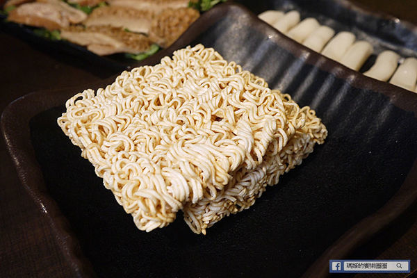 桃園麻辣鍋【麻辣一哥養生麻辣鍋桃園中山店】正宗四川麻辣鍋火辣上癮〡桃園火鍋〡桃園地方法院麻辣鍋〡桃園美食