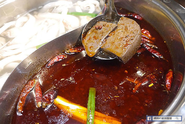 桃園麻辣鍋【麻辣一哥養生麻辣鍋桃園中山店】正宗四川麻辣鍋火辣上癮〡桃園火鍋〡桃園地方法院麻辣鍋〡桃園美食