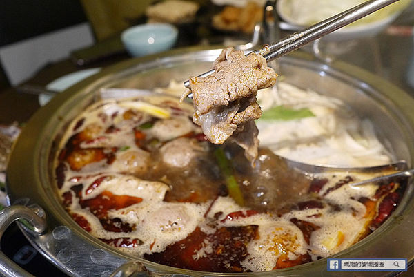 桃園麻辣鍋【麻辣一哥養生麻辣鍋桃園中山店】正宗四川麻辣鍋火辣上癮〡桃園火鍋〡桃園地方法院麻辣鍋〡桃園美食