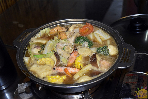 武將日式食堂:台中公益路商圈平價居酒屋。武將日式食堂。手工私房菜超多和洋台菜通通有辦桌也可以。高CP值深夜食堂@sunny吃喝遊樂