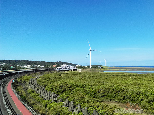 新竹市香山-豎琴橋28-橋上風景-新竹17公里海岸線自行車道往南