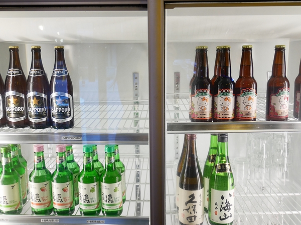吽炸居酒屋：吽炸居酒屋-居酒屋一條街上的亮點  藍帶除師操刀  餐點創新選擇多  店內還提供包廂  非常適合約會聚餐