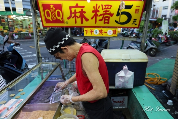 大記QQ麻糬：【台南美食】大記QQ麻糬：5元古早味手工麻糬，每天只賣4小時的平民甜點~