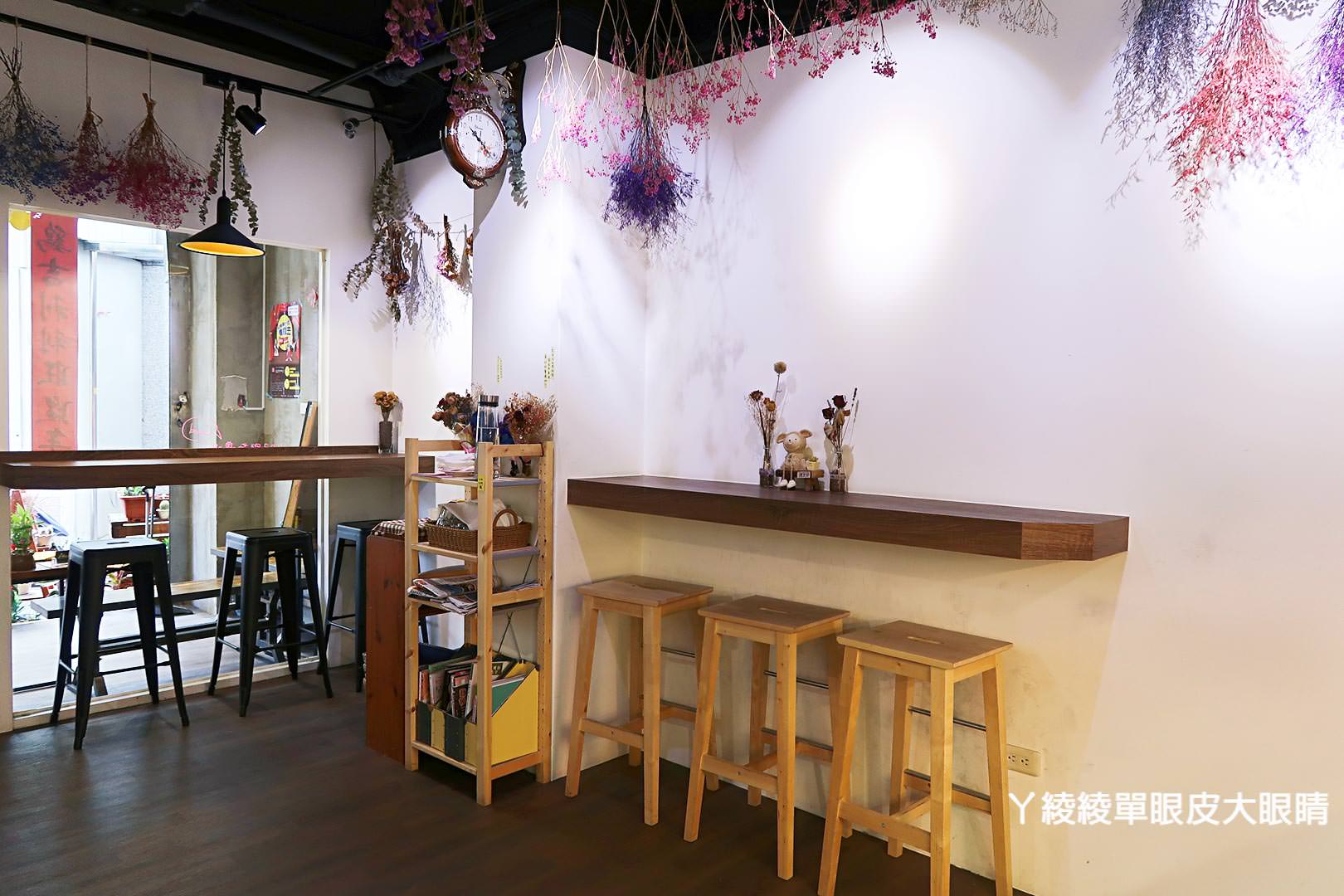 新竹早午餐|下午茶|鬆餅推薦,森林系女孩都愛的文藝咖啡廳About Cafe