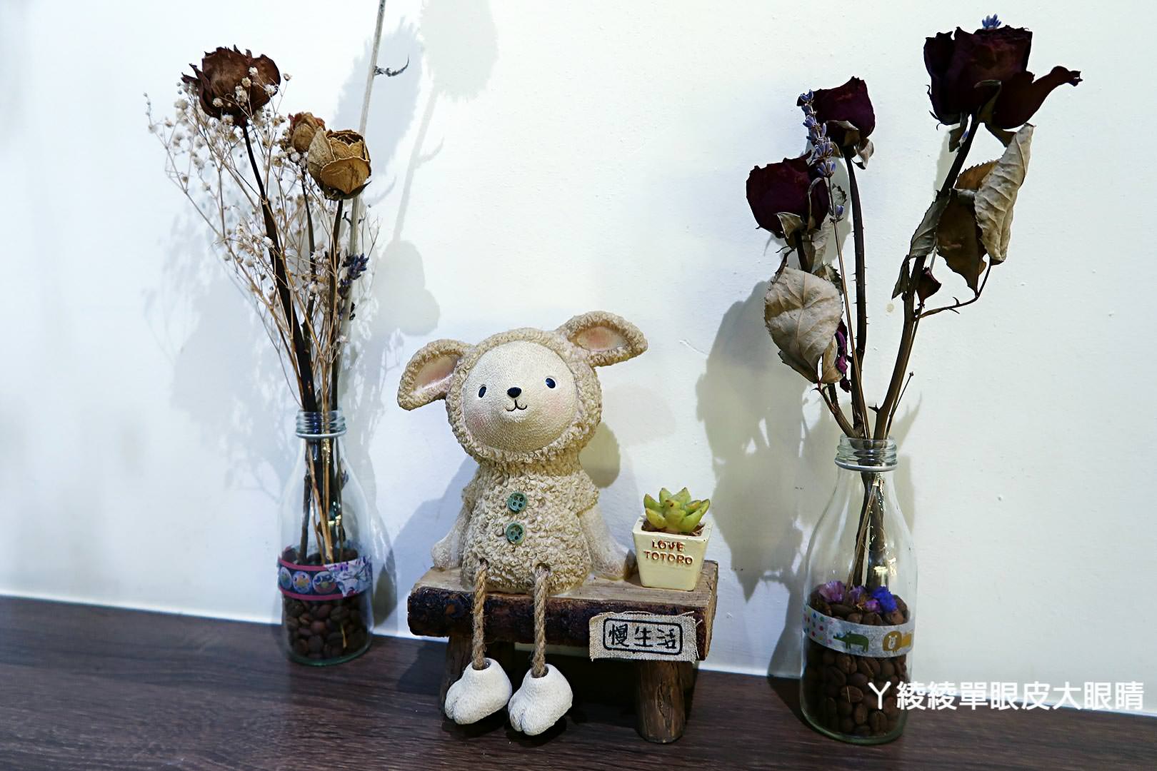 新竹早午餐|下午茶|鬆餅推薦,森林系女孩都愛的文藝咖啡廳About Cafe