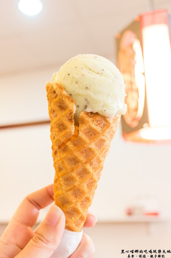 百年老店鍋燒意麵(鼎中文藻店)：高雄三民︱百年老店鍋燒意麵（鼎中文藻店）　吃完台南口味鍋燒意麵，再來份雪酪冰淇淋吧！