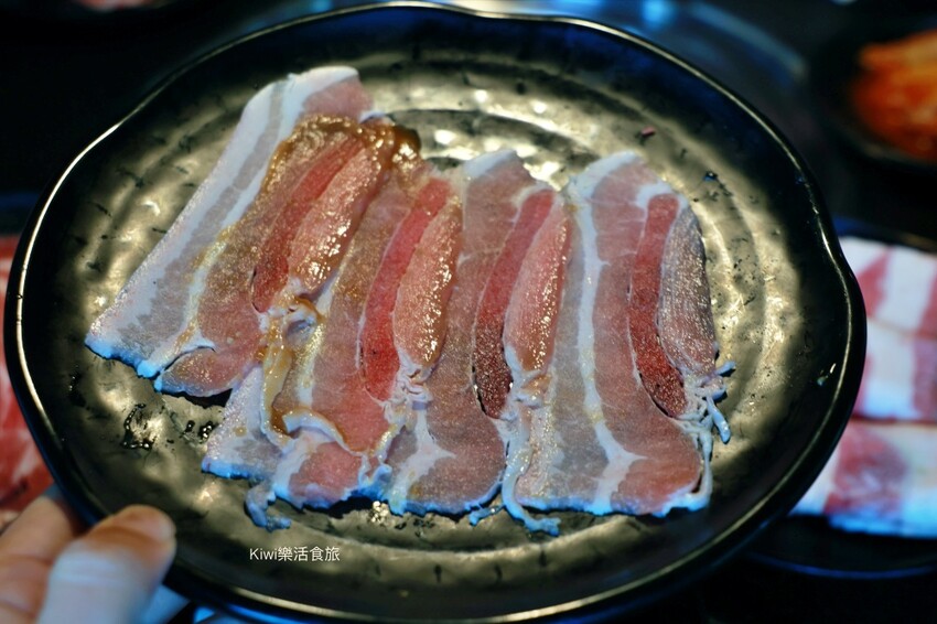 嘉義逐鹿炭火燒肉吃到飽｜嘉義高CP值燒肉無限吃到飽餐廳，火烤兩吃，牛肉.豬肉.羊肉都新鮮