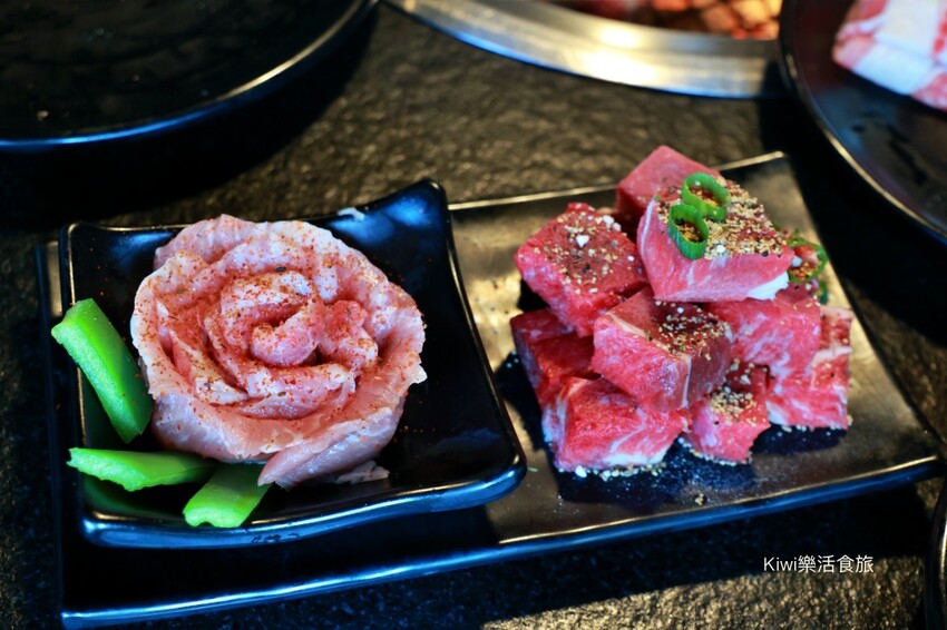 嘉義逐鹿炭火燒肉吃到飽｜嘉義高CP值燒肉無限吃到飽餐廳，火烤兩吃，牛肉.豬肉.羊肉都新鮮