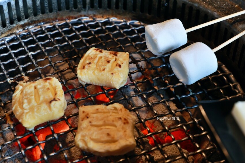 嘉義逐鹿炭火燒肉吃到飽｜嘉義高CP值燒肉無限吃到飽餐廳，火烤兩吃，牛肉.豬肉.羊肉都新鮮