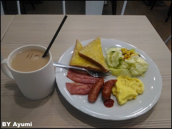 早安！陽光花園：[食記]早安!陽光花園，這裡沒有陽光男孩陪你吃早餐、但有滿滿的營養早午餐等著你～