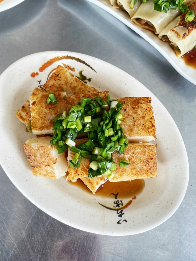 [台中西區] 幸福廚房早午餐｜正宗打拋豬河粉蛋餅｜闆娘自製手工花生米腸｜脆皮蛋餅｜台中必吃隱藏早餐店｜必點鍋貼｜內附菜單 - 萍姐愛分享