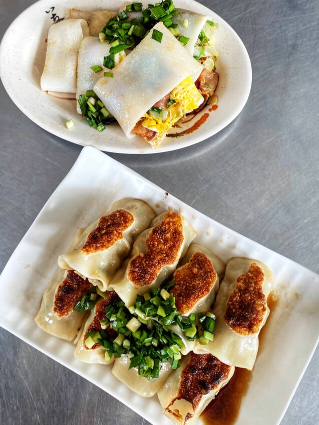 [台中西區] 幸福廚房早午餐｜正宗打拋豬河粉蛋餅｜闆娘自製手工花生米腸｜脆皮蛋餅｜台中必吃隱藏早餐店｜必點鍋貼｜內附菜單 - 萍姐愛分享