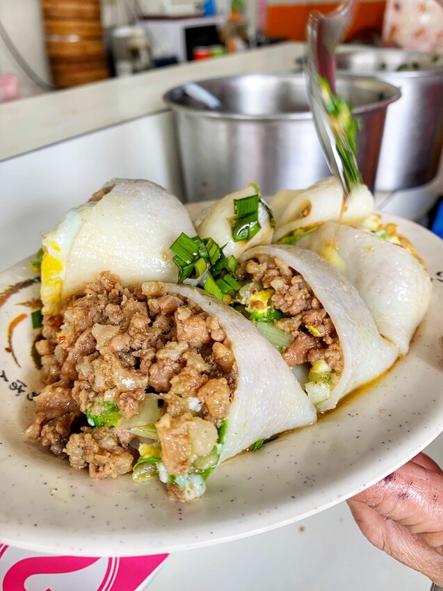 [台中西區] 幸福廚房早午餐｜正宗打拋豬河粉蛋餅｜闆娘自製手工花生米腸｜脆皮蛋餅｜台中必吃隱藏早餐店｜必點鍋貼｜內附菜單 - 萍姐愛分享
