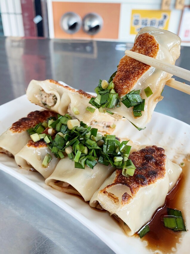 [台中西區] 幸福廚房早午餐｜正宗打拋豬河粉蛋餅｜闆娘自製手工花生米腸｜脆皮蛋餅｜台中必吃隱藏早餐店｜必點鍋貼｜內附菜單 - 萍姐愛分享