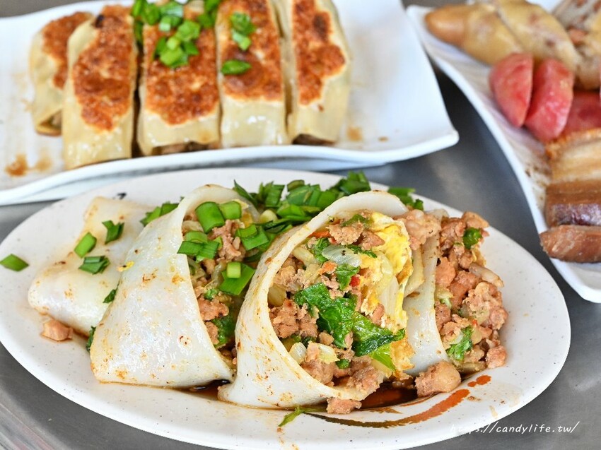 幸福廚房早午餐|這間台中早餐超厲害!爆餡河粉蛋餅,鍋貼也是必點招牌,還有超狂隱藏版菜單!