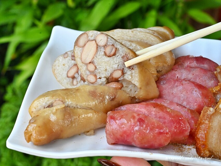 幸福廚房早午餐|這間台中早餐超厲害!爆餡河粉蛋餅,鍋貼也是必點招牌,還有超狂隱藏版菜單!