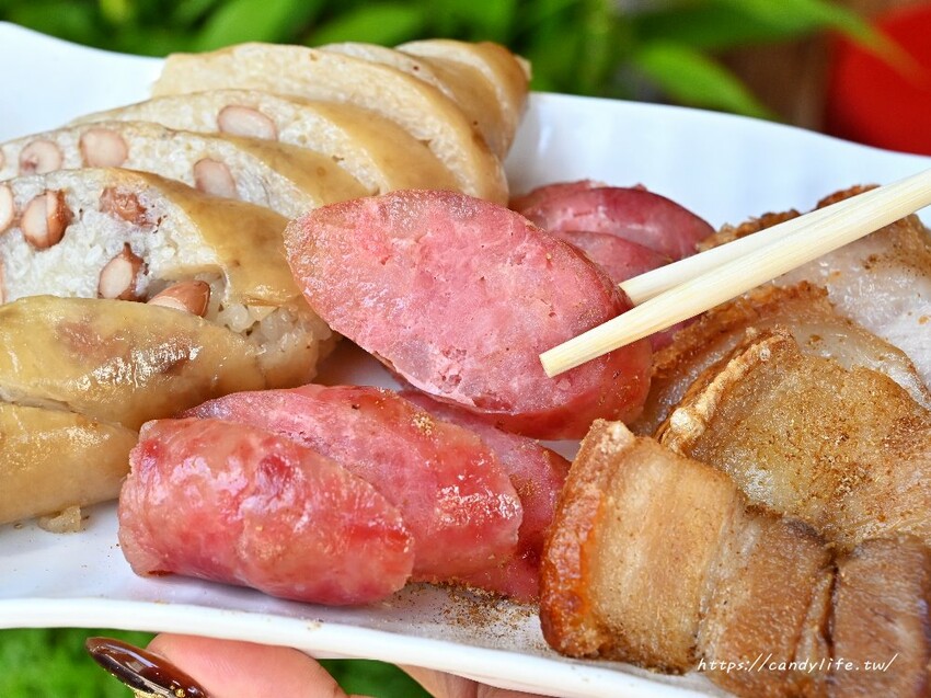 幸福廚房早午餐|這間台中早餐超厲害!爆餡河粉蛋餅,鍋貼也是必點招牌,還有超狂隱藏版菜單!