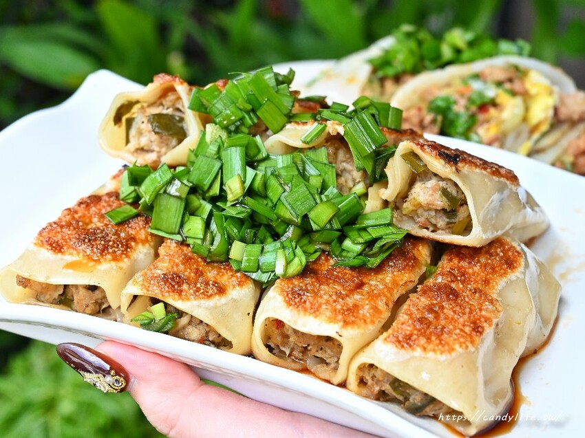 幸福廚房早午餐|這間台中早餐超厲害!爆餡河粉蛋餅,鍋貼也是必點招牌,還有超狂隱藏版菜單!