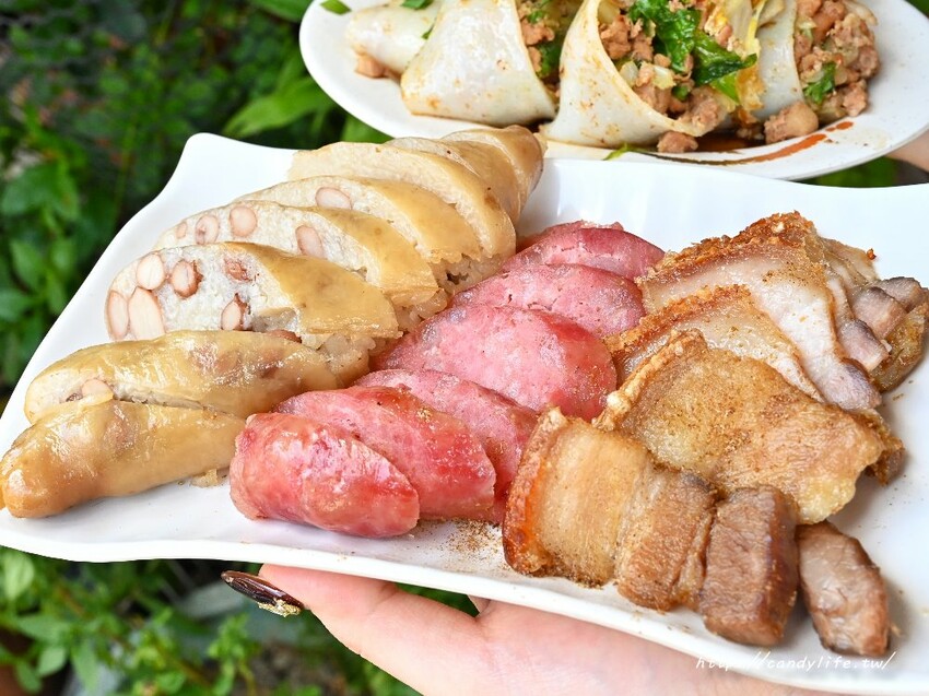 幸福廚房早午餐|這間台中早餐超厲害!爆餡河粉蛋餅,鍋貼也是必點招牌,還有超狂隱藏版菜單!