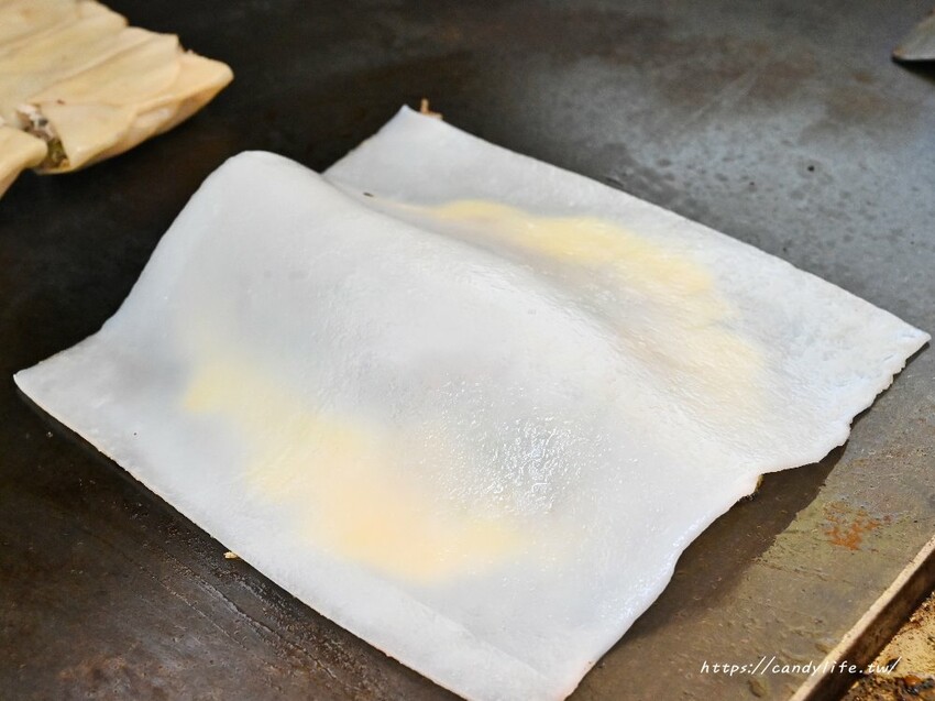 幸福廚房早午餐|這間台中早餐超厲害!爆餡河粉蛋餅,鍋貼也是必點招牌,還有超狂隱藏版菜單!