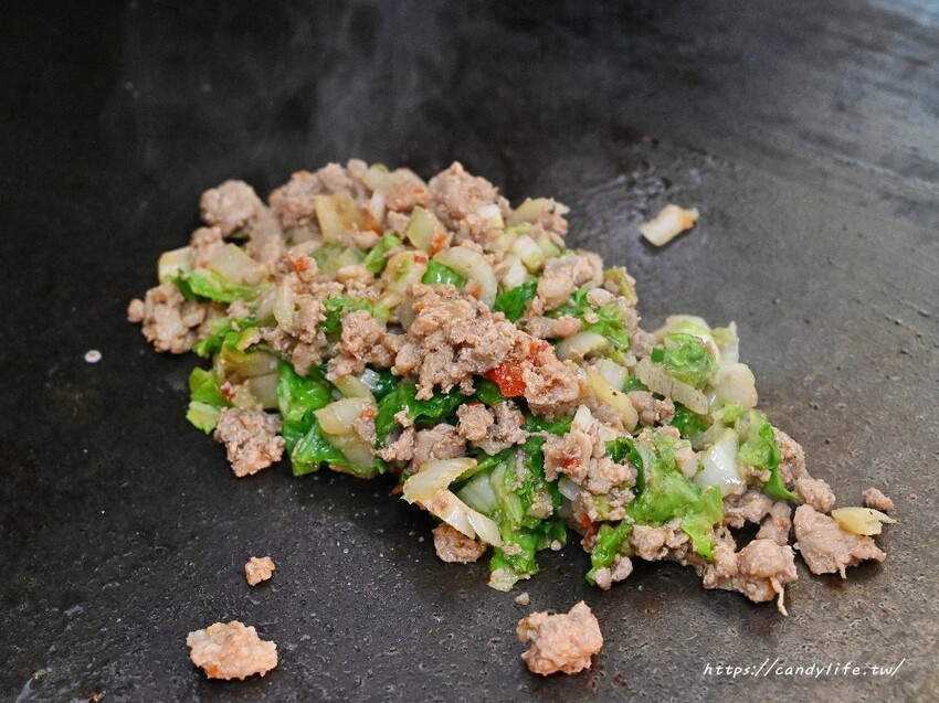 幸福廚房早午餐|這間台中早餐超厲害!爆餡河粉蛋餅,鍋貼也是必點招牌,還有超狂隱藏版菜單!