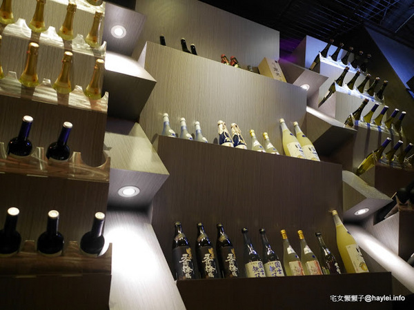 筋肉人焼肉 キン肉マン焼き肉：新竹北區/中正路/澳洲和牛/燒烤美食/筋肉人焼肉-美味雞湯無限供應，調入鮮蔥、鹽蔥美味加乘無法擋、飽啖M11等級的澳洲巧克力純血和牛澳洲巧克力純血和牛軟嫩甜香好好吃，環境舒適，佳節聚餐好選項！