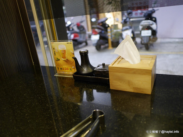 筋肉人焼肉 キン肉マン焼き肉：新竹北區/中正路/澳洲和牛/燒烤美食/筋肉人焼肉-美味雞湯無限供應，調入鮮蔥、鹽蔥美味加乘無法擋、飽啖M11等級的澳洲巧克力純血和牛澳洲巧克力純血和牛軟嫩甜香好好吃，環境舒適，佳節聚餐好選項！