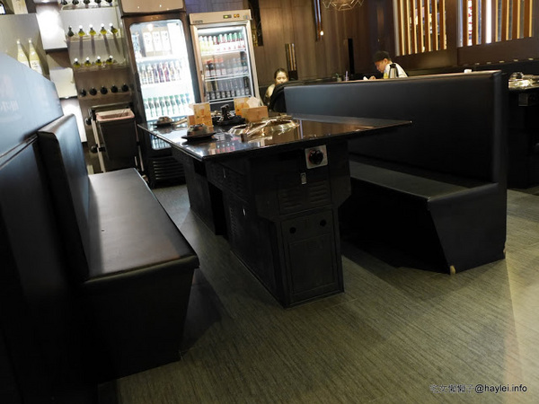 筋肉人焼肉 キン肉マン焼き肉：新竹北區/中正路/澳洲和牛/燒烤美食/筋肉人焼肉-美味雞湯無限供應，調入鮮蔥、鹽蔥美味加乘無法擋、飽啖M11等級的澳洲巧克力純血和牛澳洲巧克力純血和牛軟嫩甜香好好吃，環境舒適，佳節聚餐好選項！