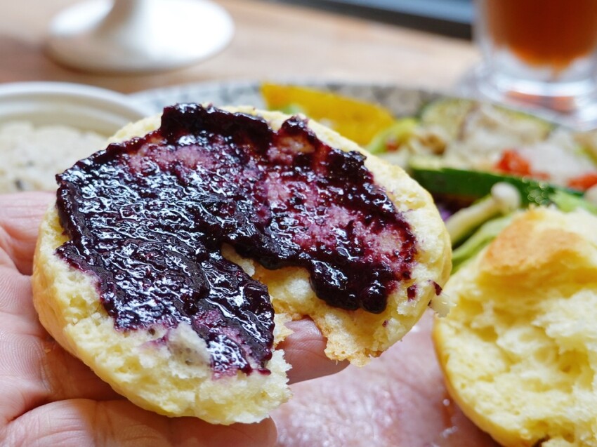 台北松山—古巴娜咖啡café Coabana|古巴的樂天爛漫 賦予比司吉生命力|民生社區