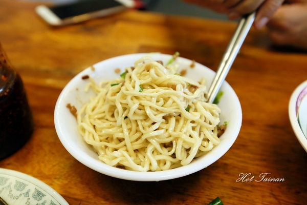 王家古早味意麵:【台南美食】王家古早味意麵:搭載40年傳承的老味道,鐵皮屋下的美味~