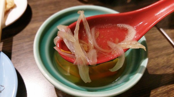 食藝石頭火鍋：食藝石頭火鍋-科博館附近超平價石頭火鍋  湯頭夠鮮夠美味  食材自取超方便   躲在巷弄內的好味道  趁最近天冷冷趕快衝